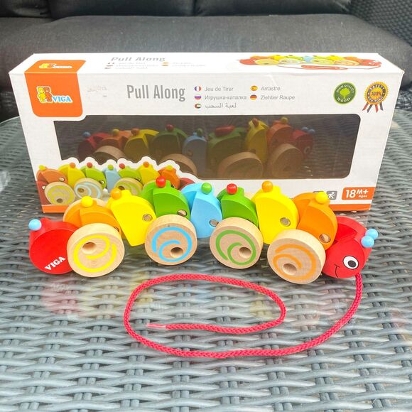 Viga Caterpillar + Sunnylife Toucan Push/Pull Toy Bundle (18m+) - Picture 3 of 5